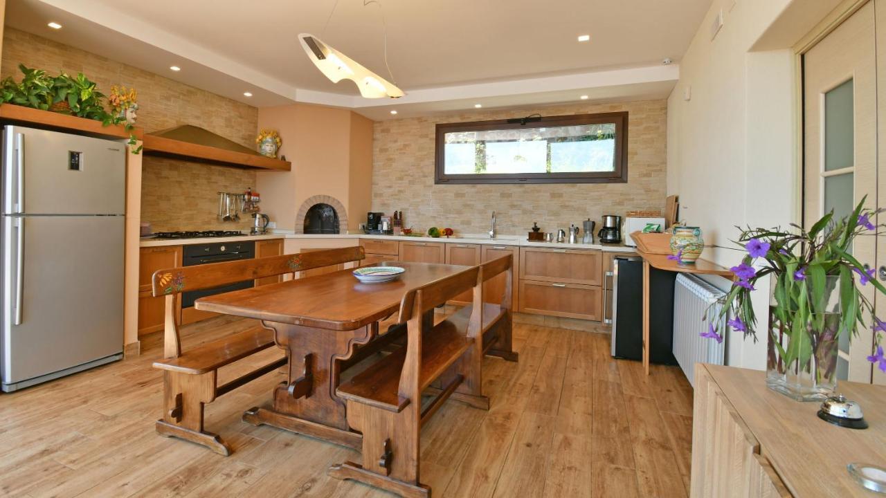 Villa Provenza 12&4, Emma Villas Cefalu Bagian luar foto